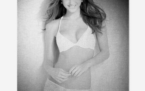 美图秀秀怎么给彩色照片去色?美图秀秀制作黑白图片的教程