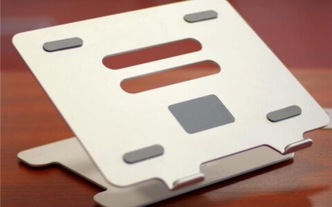 既是笔记本支架(笔记本当主机支架)