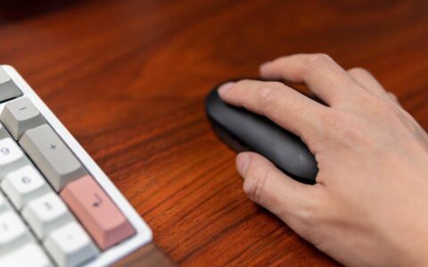 把小爱同学塞进电脑里？小米小爱鼠标100多块搞定高效办公