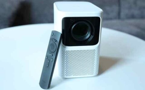 年轻人的第一款投影仪(年轻人的第一款投影仪叫什么)