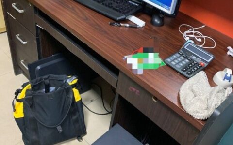 我给客户修电脑说主板硬盘坏了(硬盘主板坏了如何修)