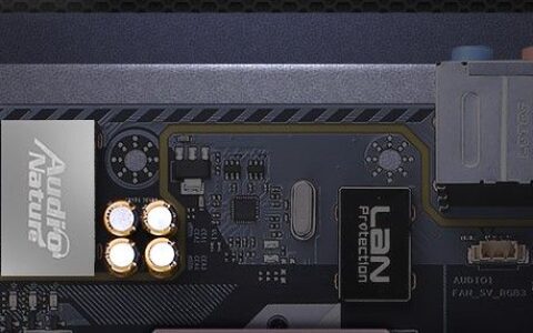 主板左下角闪闪发光的灯带你知道有什么用吗？它保护着你的声卡