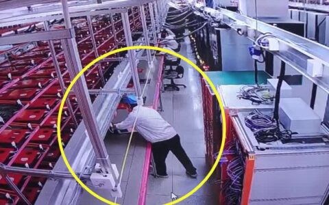 上海一男子离职未成携砖块砸公司7台电脑，被警方刑事拘留