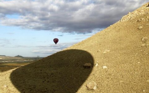 热气球照片怎么拍怎么好看(热气球照片怎么拍怎么好看一点)