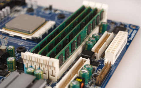 买笔记本电脑需要注意哪些(买笔记本电脑需要注意哪些事项)