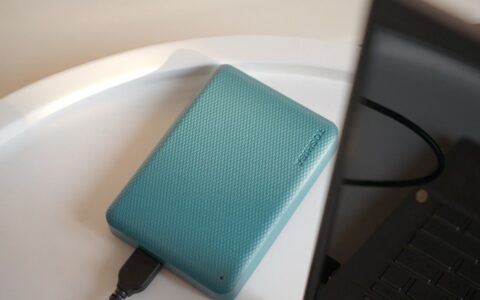 东芝移动硬盘V10评测(东芝移动硬盘v10怎么样)